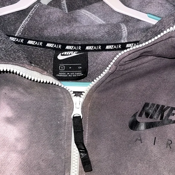 Nike cropped hoodie - Picture 2 of 3